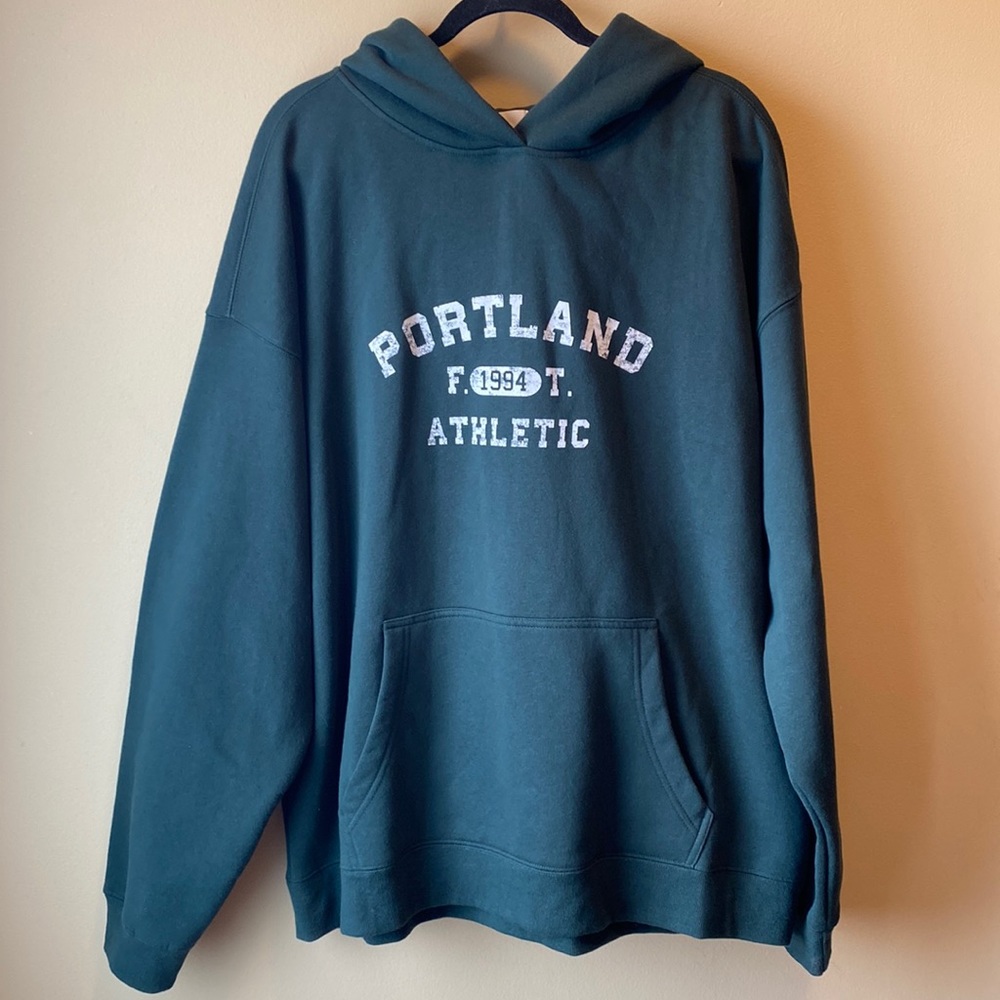 ✨NEW✨ GARAGE PORTLAND 1994 ATHLETIC FOREST GREEN HOODIE